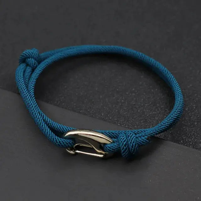 Bracelet en CTouwarmband - Elegantie en Robuustheid in Één Accessoireorde